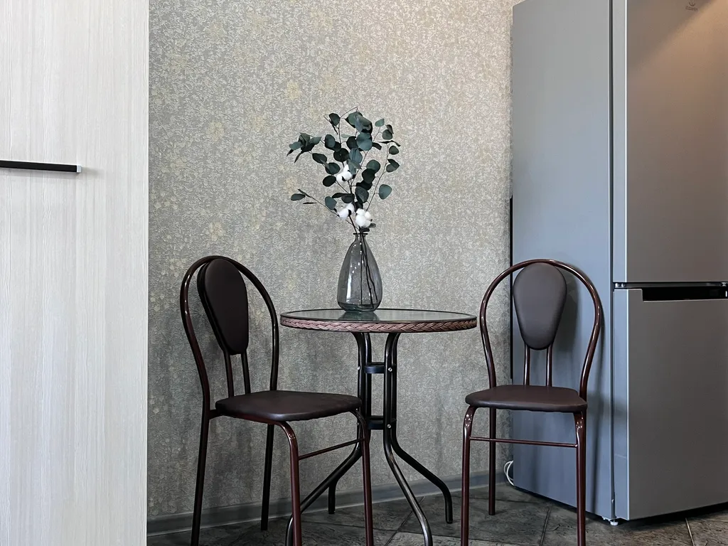 Апартамент с балконом возле аэропорта