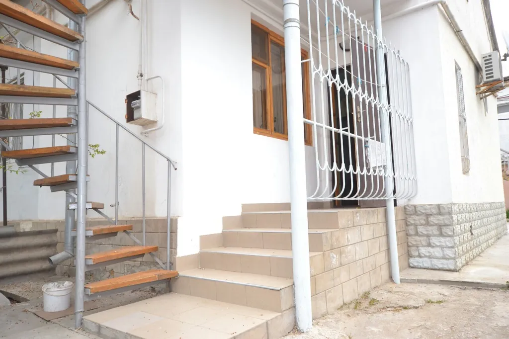 Уютный домик в тихом дворе в курортном центре города