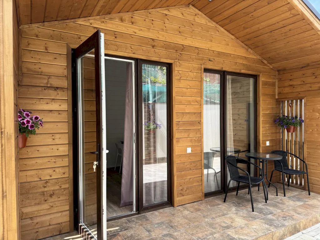 Коттедж Коттедж Барнхаус с террасой и закрытым двором - 7 минут до моря — Геленджик