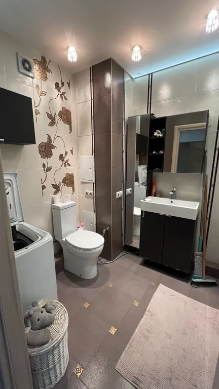 Видовая двухкомнатная квартира в зеленом районе города