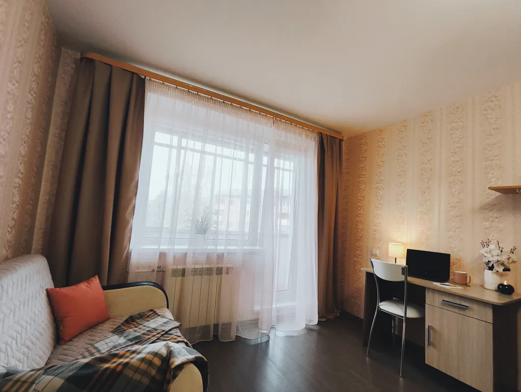 Большая 2-комнатная квартира с большой кухней, рядом озеро