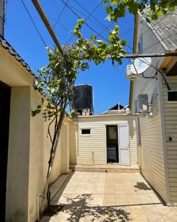 Дача с большим бассейном