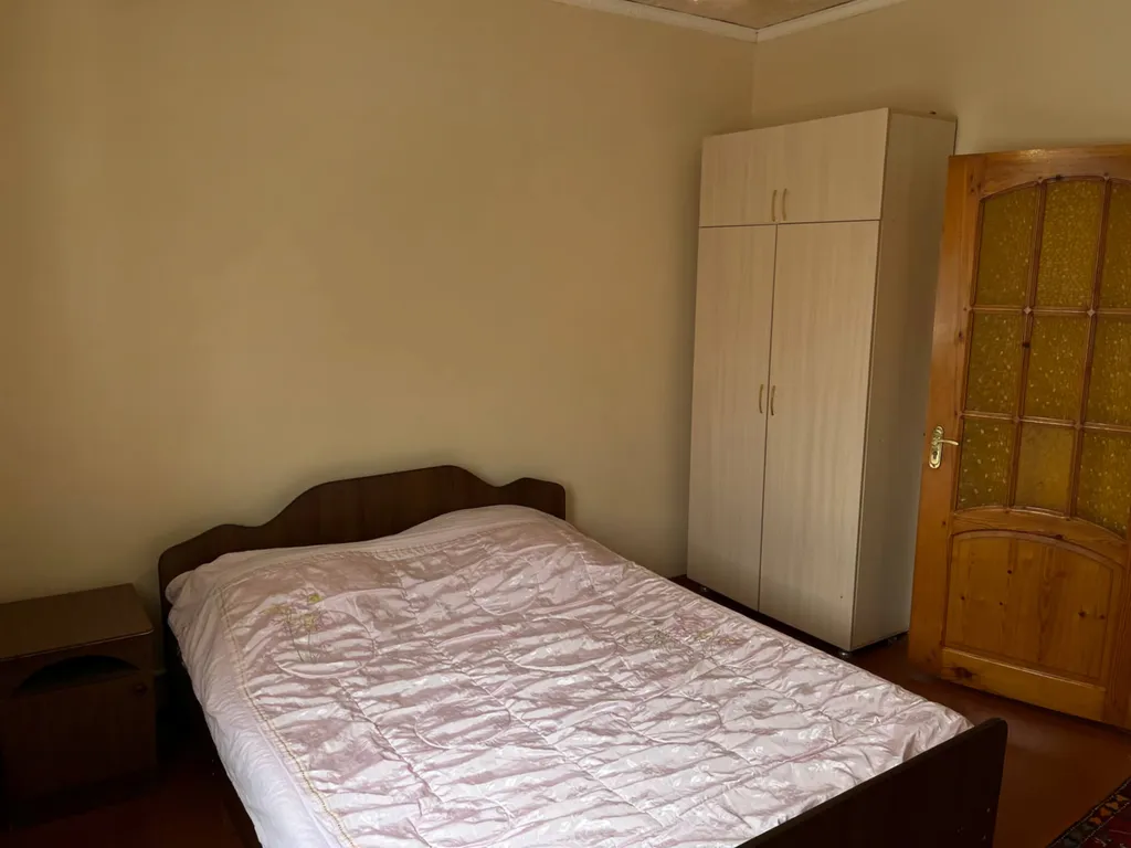 Коттедж Дом с тремя комнатами 8ми местный,недалеко от моря — Дербент