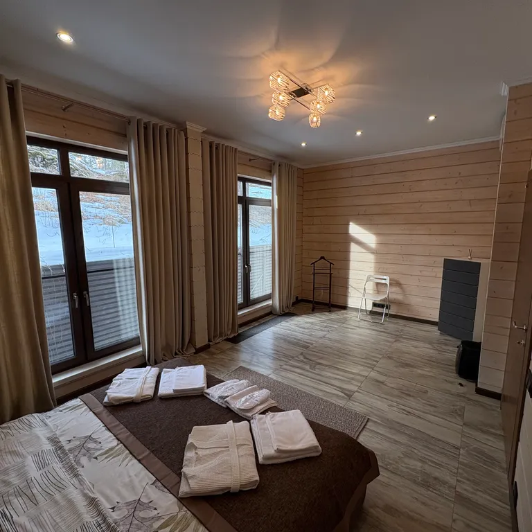 Современный коттедж на берегу озера Лавиярви