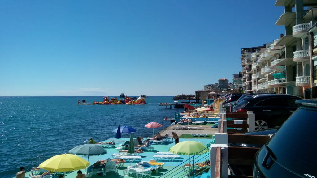 Двухкомнатная квартира у самого моря! (Первая линия]