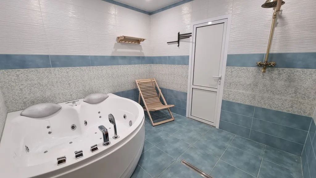 Дом с русской баней, джакузи и уличным чаном