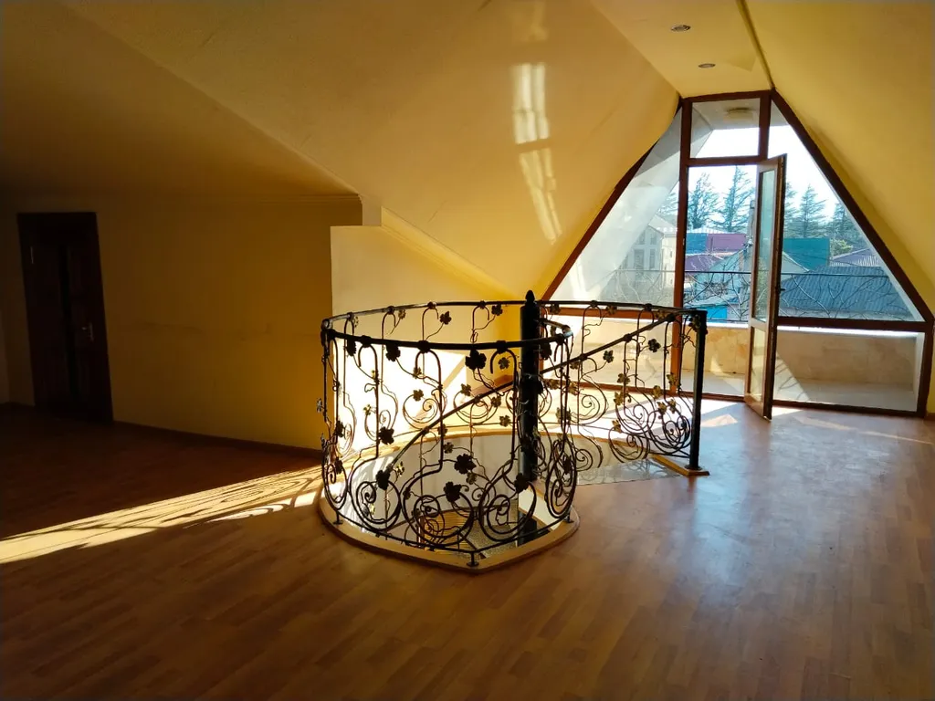 Большой семейный номер с балконом