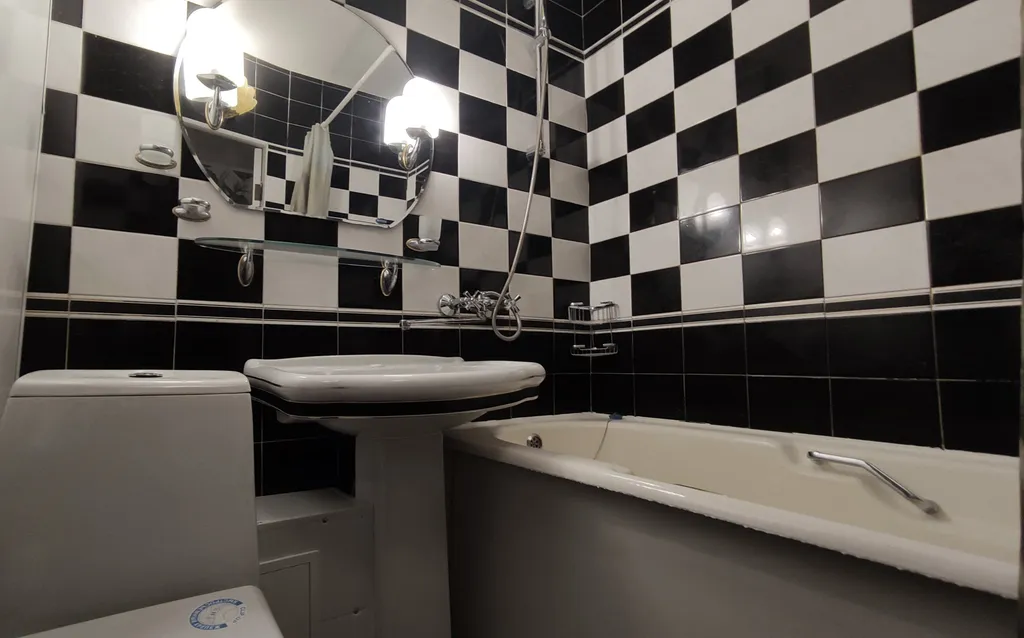 Большая квартира на 6-7 человек с камином и детской в самом центре