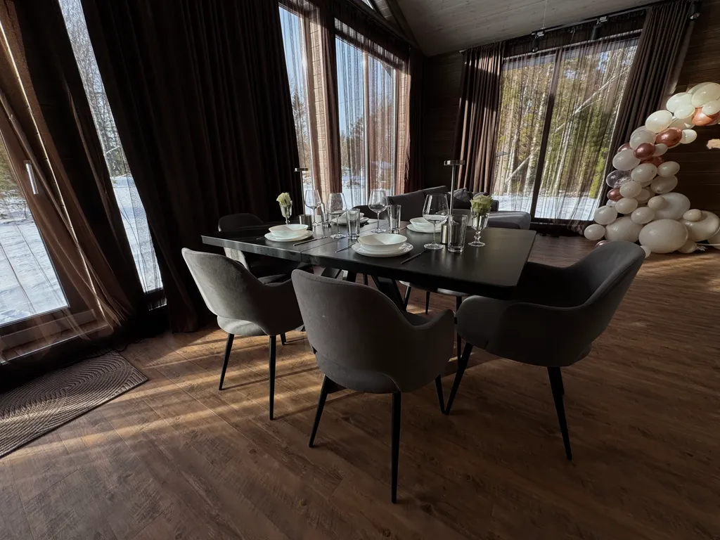 Уютный дом у озера, в 50 километрах от Петербурга, с мангалом, Wi-Fi