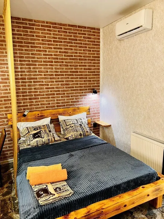 Студия с дизайнерским ремонтом