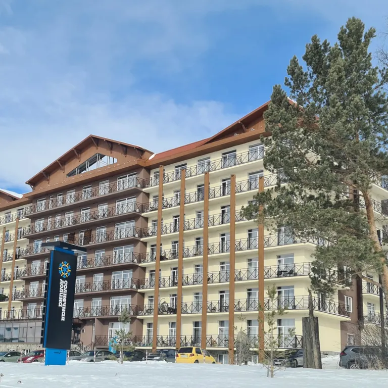 Апартаменты с видом на горы и озеро в 100м от подъёмника