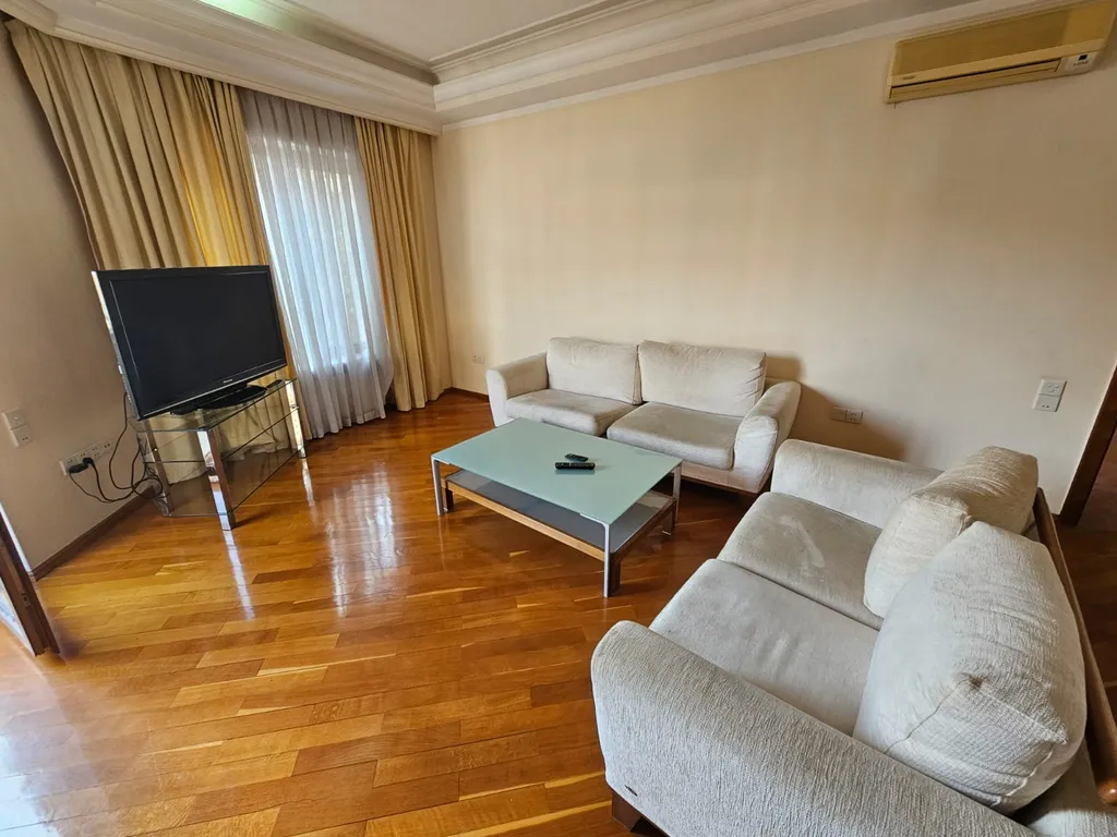 Квартира около кинотеатра Низами