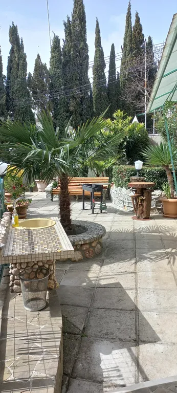 Частный дом с территорией