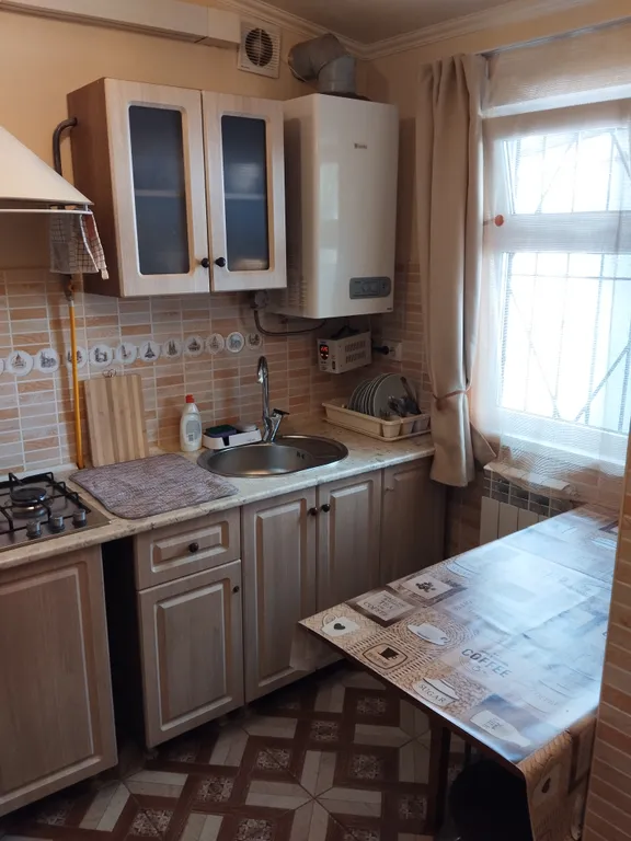 Коттедж Квартира с отдельным входом на ровном месте — Ялта