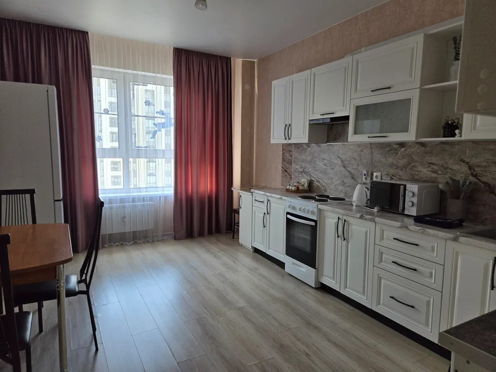 Большая квартира на Ленинградской