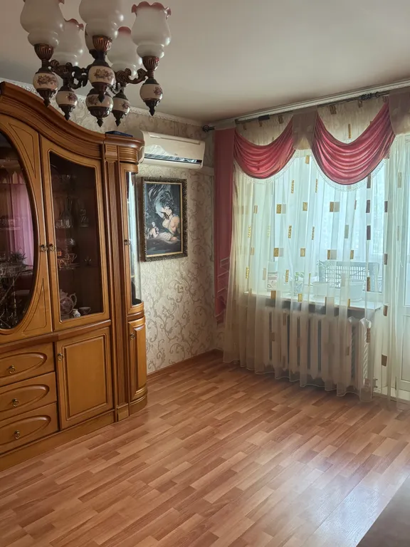 Уютная двухкомнатная квартира в классическом стиле в центре