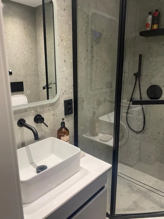 Красивая студия с хорошим ремонтом  в топовой локации города