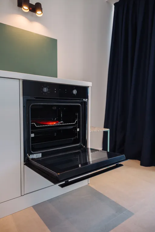 Апартамент с панорамной ванной рядом с морем