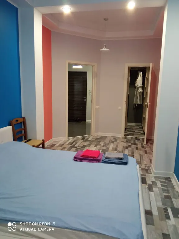 Современная новая квартира рядом с набережной реки Волга