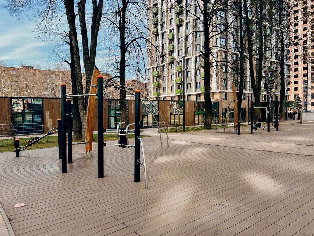 Очень прocторнaя кваpтира c бaлкoнoм