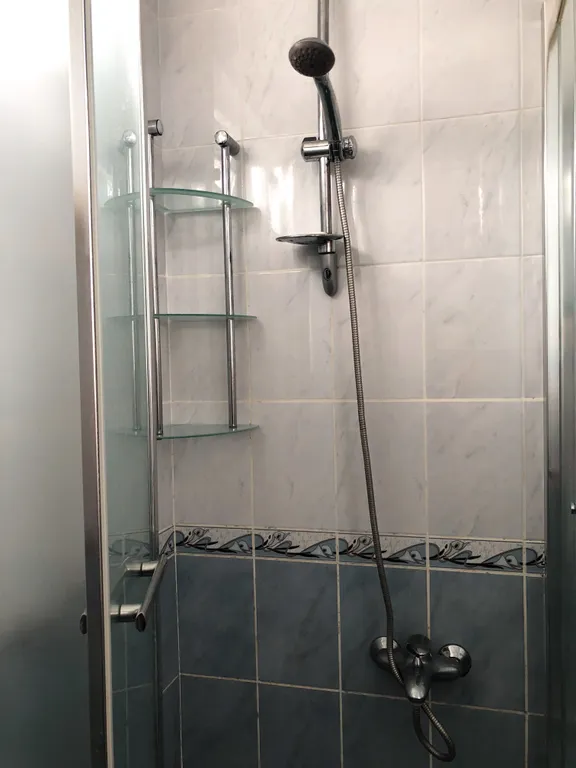 Двухэтажный дом с шикарным уютным двором в самом центре