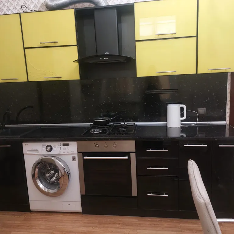 Уютная квартира в тихом районе, море рядом