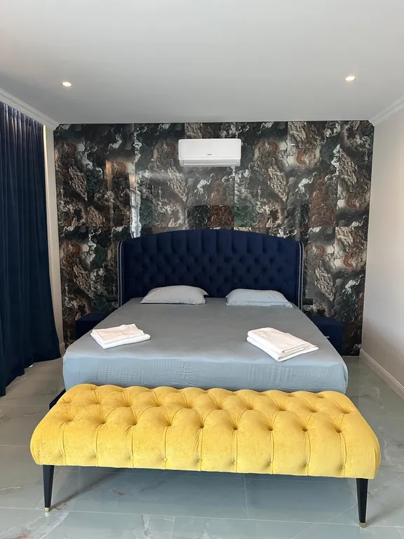 Роскошный дом с бассейном и сауной