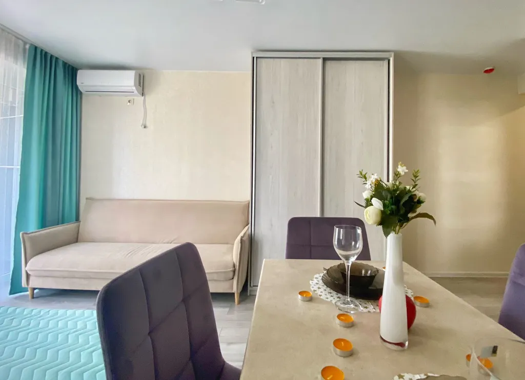 Просторная студия у моря