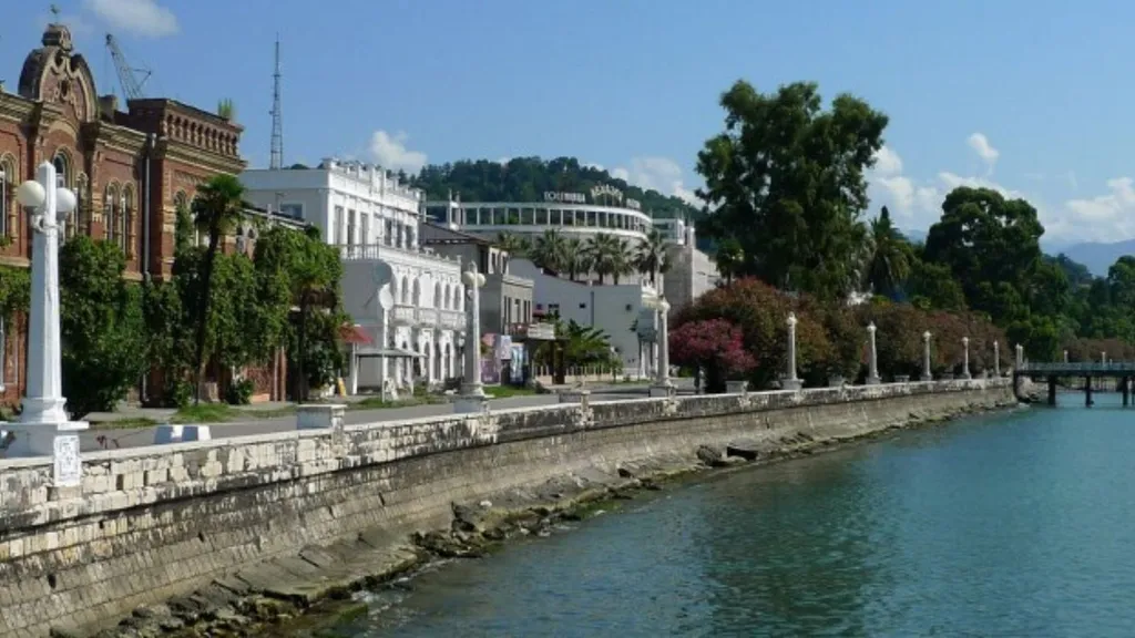 Коттедж Уютный коттеджный эко-домик рядом с морем))) — Сухум