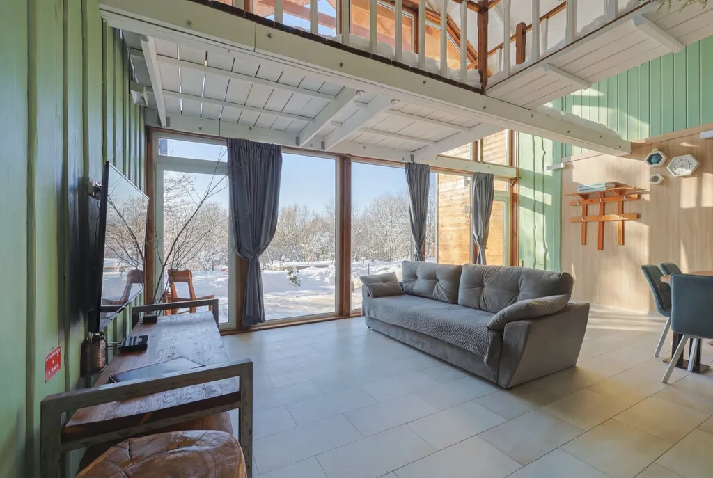 Двухэтажный коттедж с кондиционером, с видом на реку