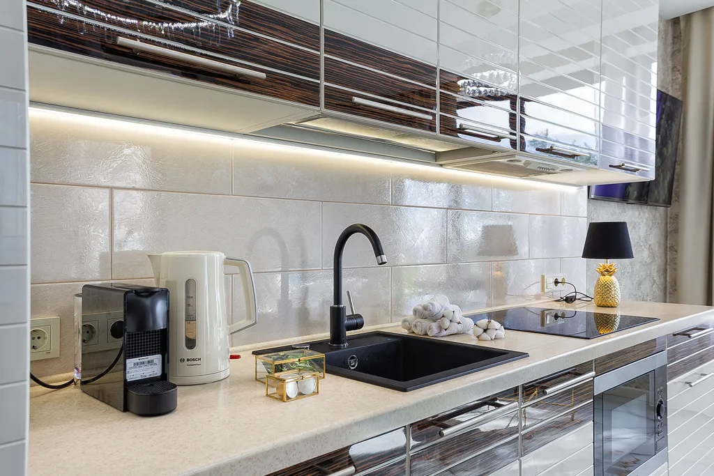 Золотой Ананас с видом на море