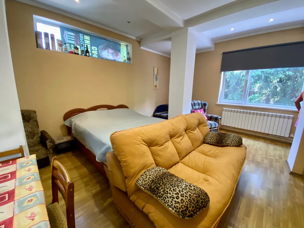 Апартаменты в самом центре Ялты у моря с парковкой бонус