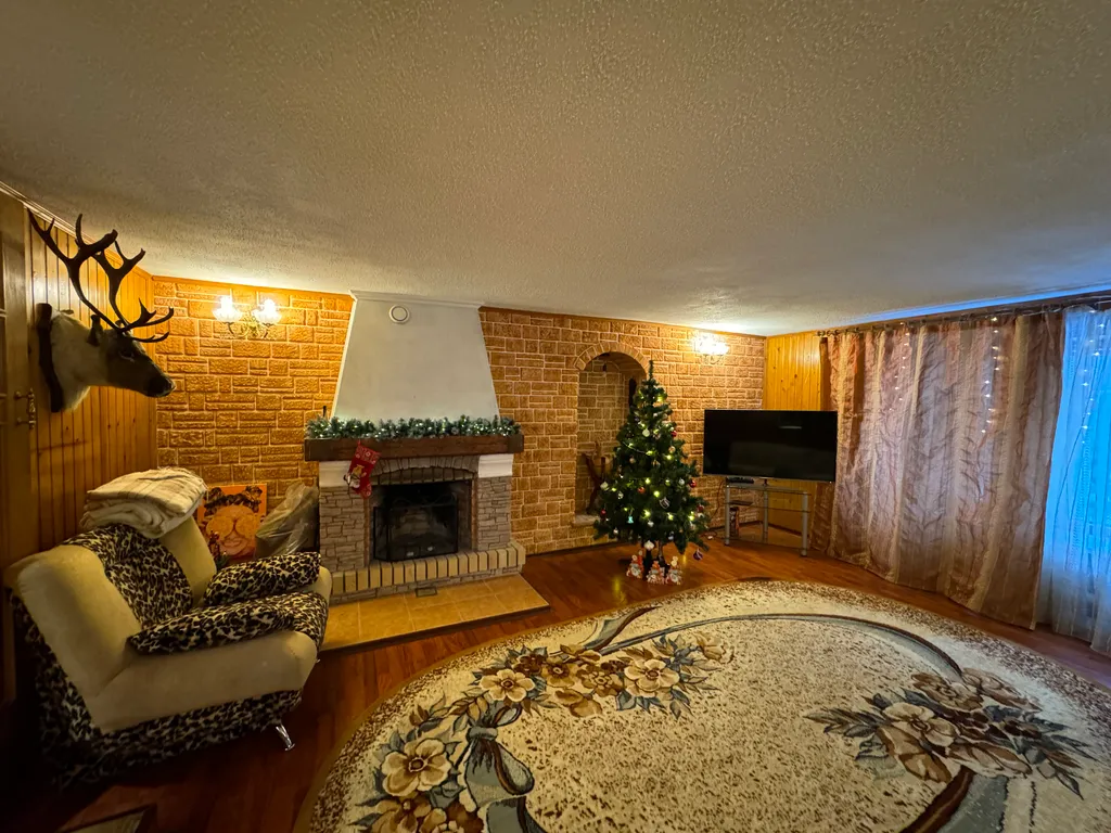 Уютный большой коттедж в живописном, тихом месте рядом с городом