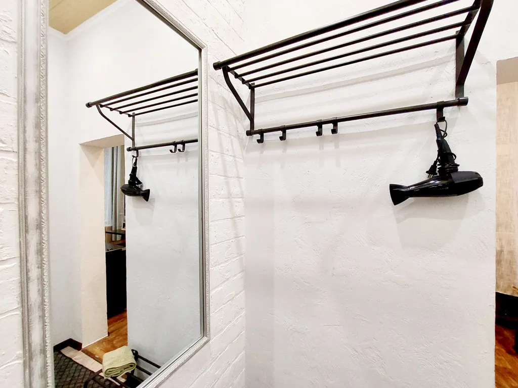 Дом на Скале возле Усадьбы Бюргера