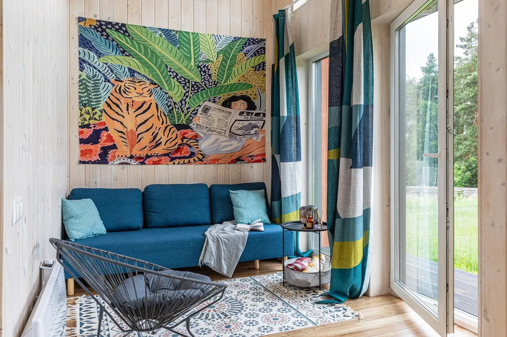 Яркий коттедж с панорамным видом на лес рядом с баней