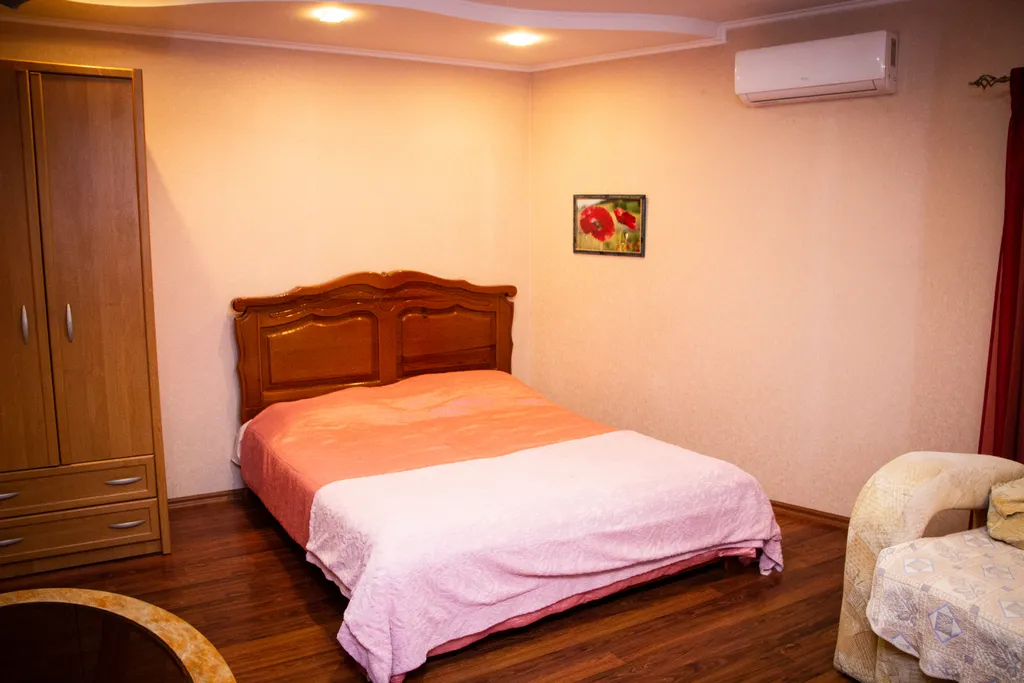 Квартира Комната — аренда посуточно в Партенит