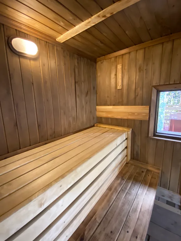 Дом и баня на участке 40 соток