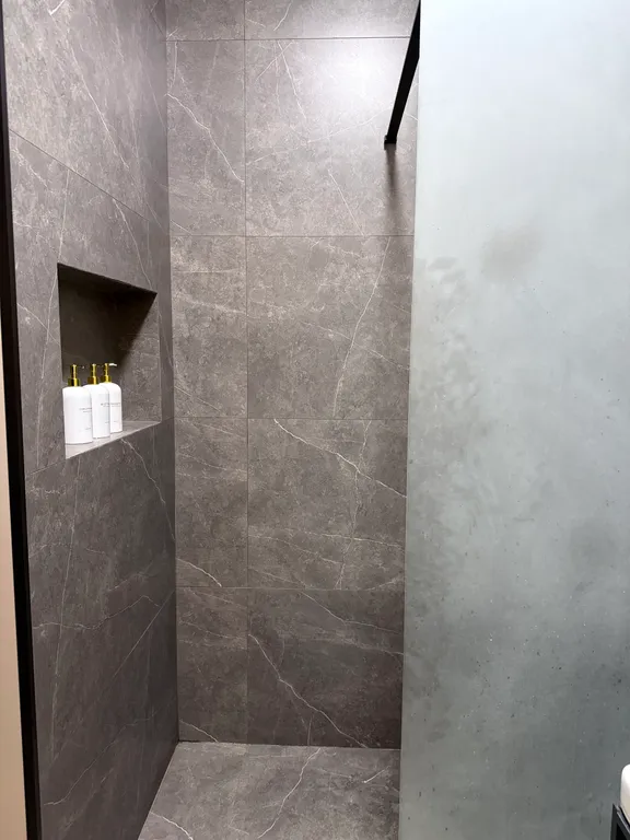 Уютная квартира с современным ремонтом в центре города