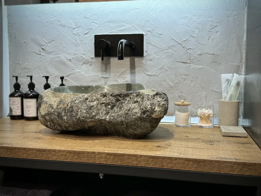 Дизайн-студия с видом на город