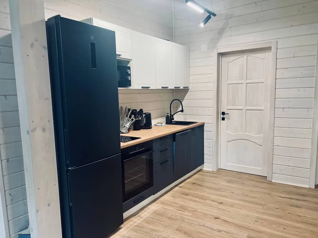 Коттедж Домик в лесу с камином и банным чаном — Москва