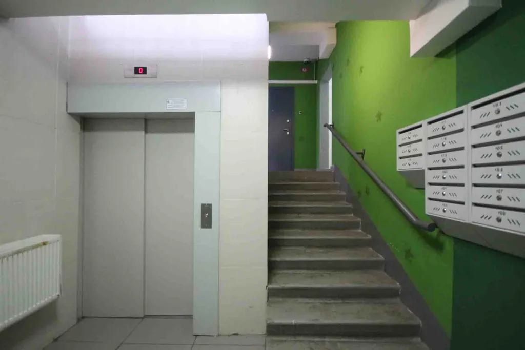 Большая студия с панорамным балконом, видом на реку