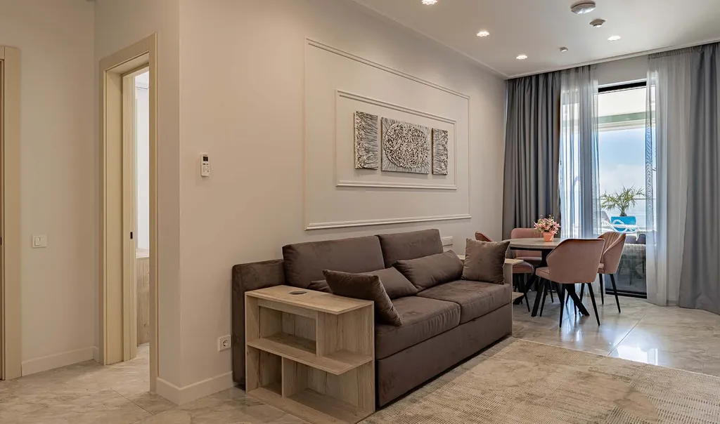 Делюкс с выходом к бассейну и террасой