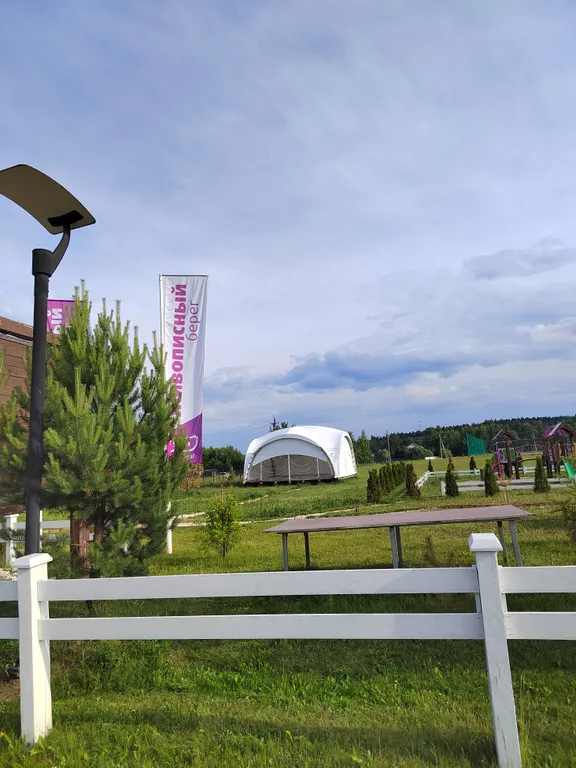 Загородный дом со своей территорией и баней