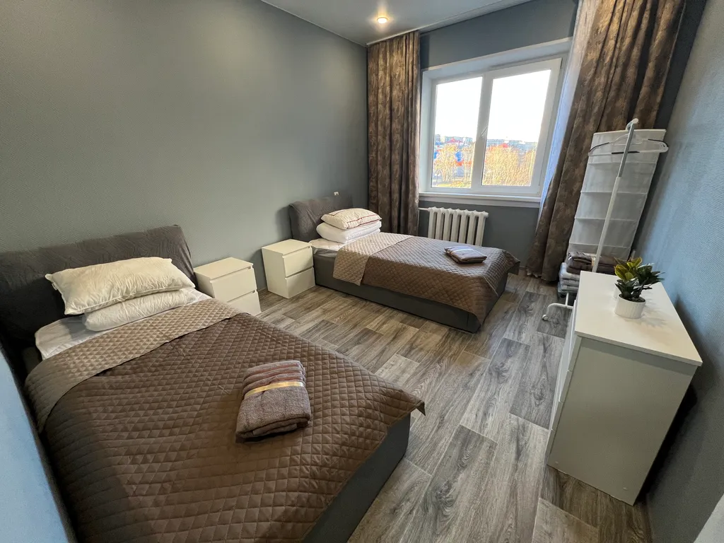 Уютная двухкомнатная квартира на первой линии, горы прямо из окна