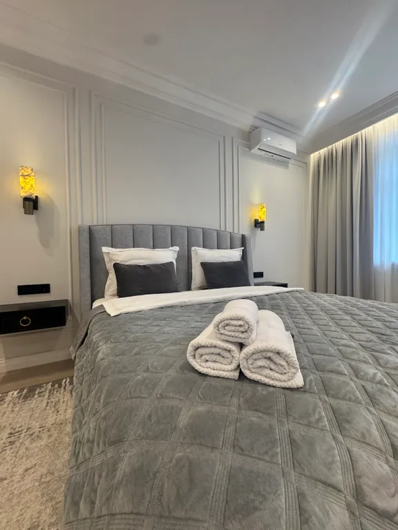 2-комнатный люкс с дизайнерским ремонтом в историческом центре