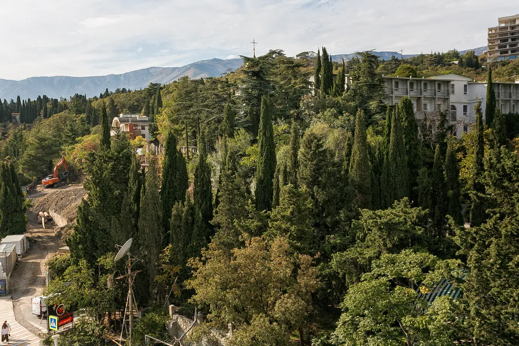 Голд. Стильный апартамент с видом на горы