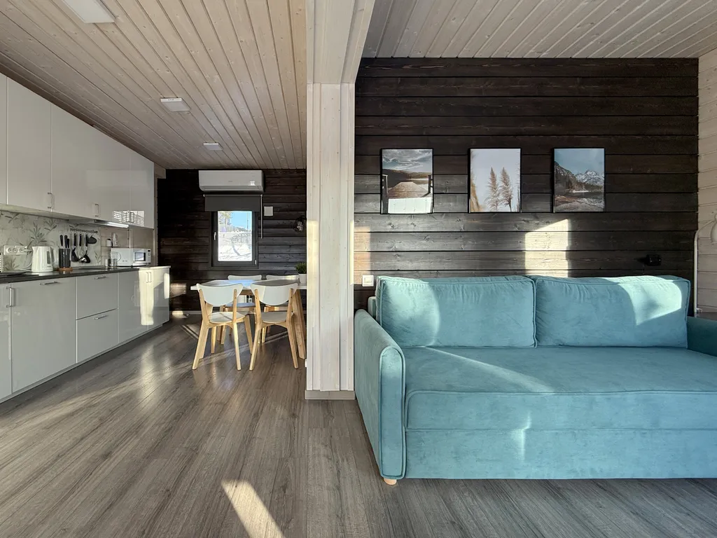 Коттедж Уютный домик на берегу озера — Стеклянный