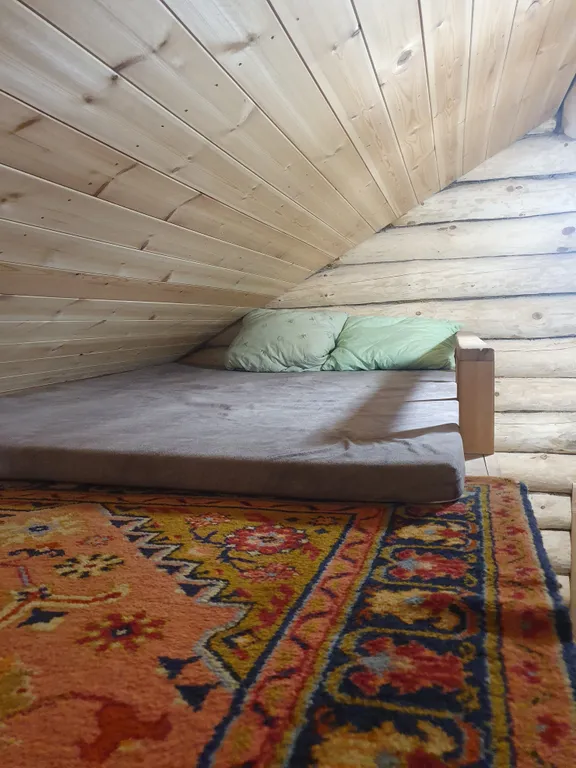 Уютный домик с верандой и камином