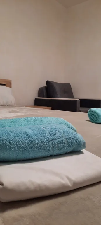 Квартира Комната с балконом, отдельный вход со двора бассейн — Кучугуры