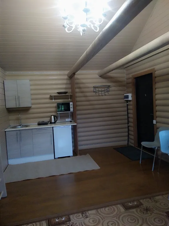 Дом у пруда